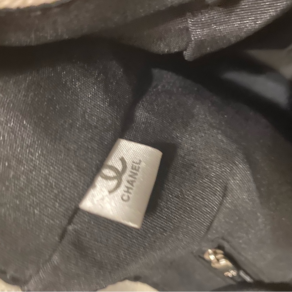 ❌SOLD❌ Gently Used! Excellent Condition Authentic Large CHANEL White Black Tote - Picture 15 of 16
